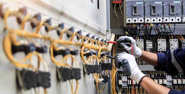 Professional Electrician technician working in Taylorville, IL